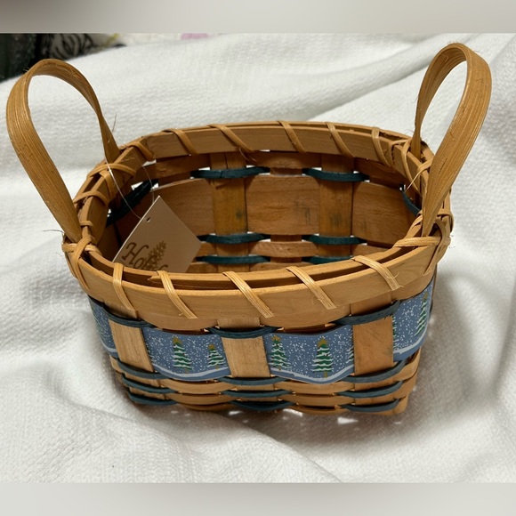 Woven holiday basket with snowy tree design. New with tags! - Picture 2 of 8